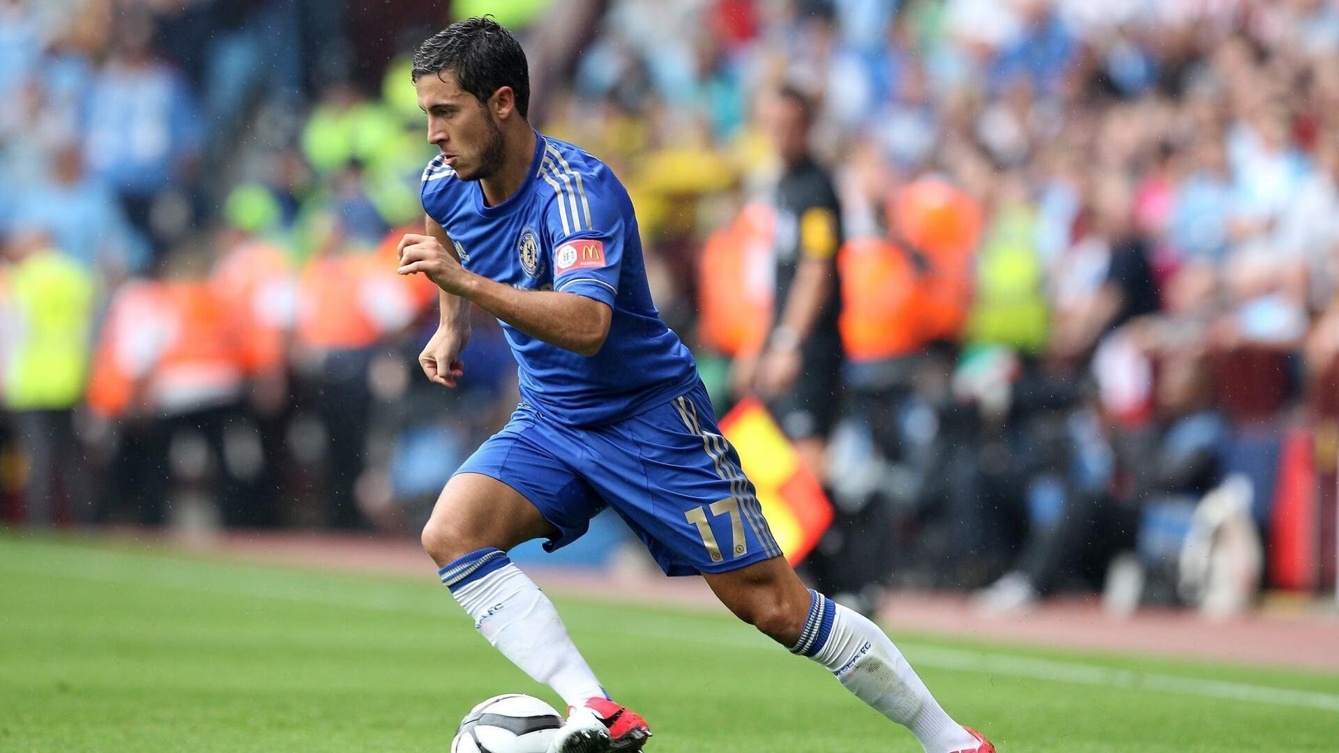 特色篮球主题公园成为城市文化新地标，赋能体育+旅游新业态，篮球公园宣传海报